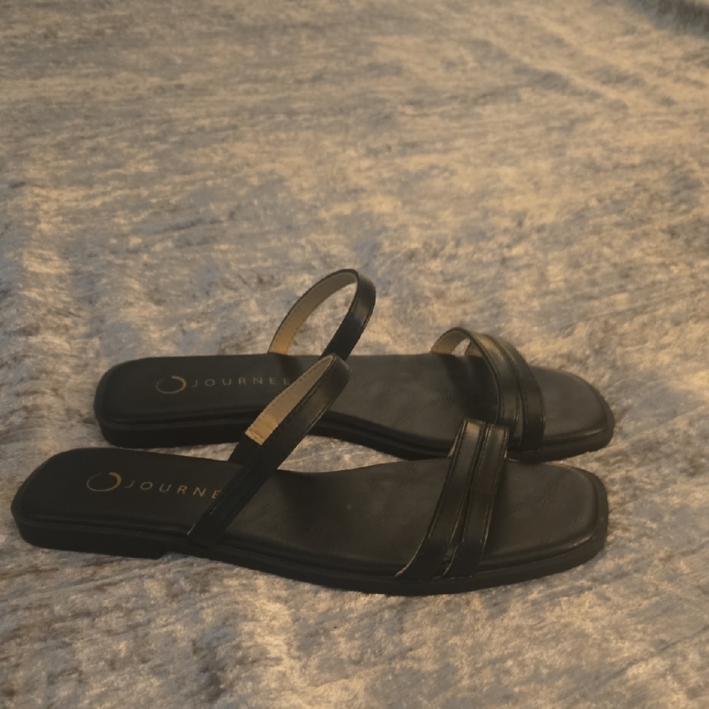 Journee Collection Brisa, Black Strappy Sandals - Picture 3 of 6